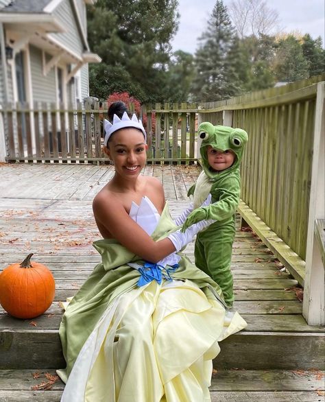 #halloween #momandsoncostume #costume #princessandthefrog #princesstiana #toddlercostume #disneycosplay #costumes Princess And The Frog Halloween, Mom And Son Halloween Costumes, Mom And Son Halloween, Disney Halloween Costumes Diy, Mommy And Me Disney, Family Themed Halloween Costumes, Mom Halloween Costumes, Toddler Boy Halloween Costumes, Newborn Halloween Costumes