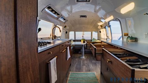 Classic Exterior Design, Airstream Camping, Rv Interiors, Airstream Restoration, Airstream Travel, Airstream Remodel, Retro Bathroom, Airstream Trailer, Airstream Interior