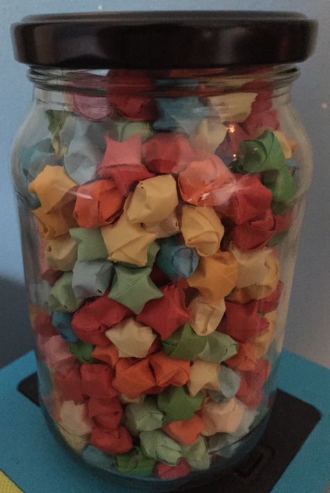 Jar Of Stars, Ideas Habitaciones, Paper Origami, Shes Perfect, Pinterest Room Decor, Origami Stars, Diy Crafts To Do, Paper Stars, Look At The Stars