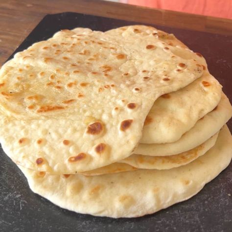 Griddle Bread, Nana Bread, High Heat Cooking Oil, Naan Bread Recipe, Tandoor Oven, Recipes With Naan Bread, Blackstone Recipes, Flat Top Griddle, Griddle Recipes