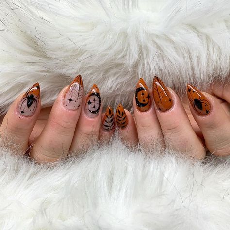 Autumnal Halloween Nails, Natural Acrylic Nails Halloween, Witch Fall Nails, Halloween Nails Witches, Autumn Witch Nails, Autumn Witchy Nails, Gothic Autumn Nails, Witchy Autumn Nails, Autumn Nails Halloween