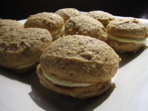 Whoopie Pie Recipe, Black Cardamom, Orange Cream Cheese, Whoopie Pie, Pistachio Cream, Whoopie Pies, Bite Me, Confectioners Sugar, Desert Recipes