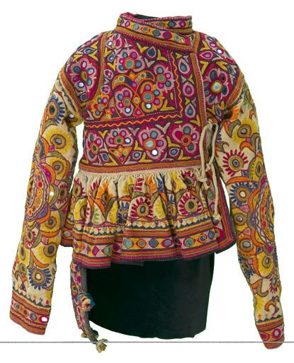 Kediyu Indian Jackets, Mirror Embroidery, Ethno Style, Textile Museum, Hippy Chic, Brazilian Embroidery, Indian Textiles, India And Pakistan, Indian Embroidery