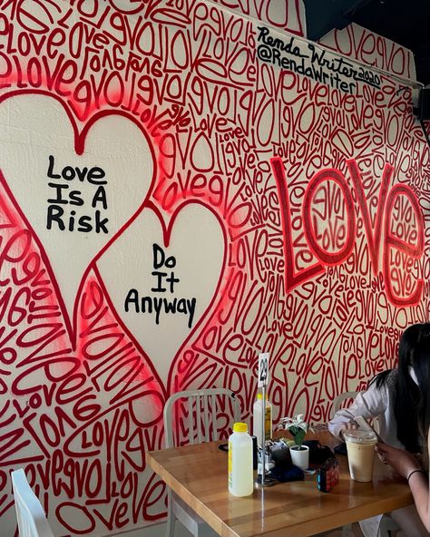 Art About Love, Graffiti Cafe, Mural Cafe, Old Globe, Pretty Aesthetic, Cafe Art, Quote Inspiration, Graffiti Wall Art, Do It Anyway