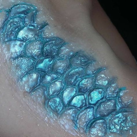 Mermaid Editorial, Mermaid Scales Tattoo, Realistic Mermaid, Fish Costume, Scale Tattoo, Creepy Halloween Makeup, Mermaid Halloween, Mermaid Diy, Editorial Shoot