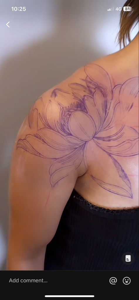 Cute Sleeves Tattoos For Women, Marigold Shoulder Tattoo, Baddie Thigh Tattoos Side, Creole Tattoos Ideas, Louts Flower Tattoo Back, Girly Shoulder Tattoo, Women Tattoos Shoulder, Tattoos On Thigh For Women, Back Sleeve Tattoo Women