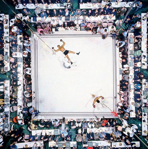 100 Greatest Sports Photos of All-Time - Sports Illustrated Neil Leifer, Jesse Owens, Mohamed Ali, Muhammed Ali, Rare Historical Photos, Mohammed Ali, Famous Pictures, George Foreman, Sports Images