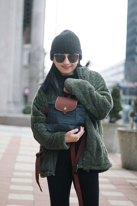 Longchamp Backpack Outfit, Longchamp Mini Le Pliage, Thrift Manifestation, Longchamp Outfit, Longchamp Backpack, Longchamp Mini, Backpack Outfit, Sorel Joan Of Arctic, Sorel Joan