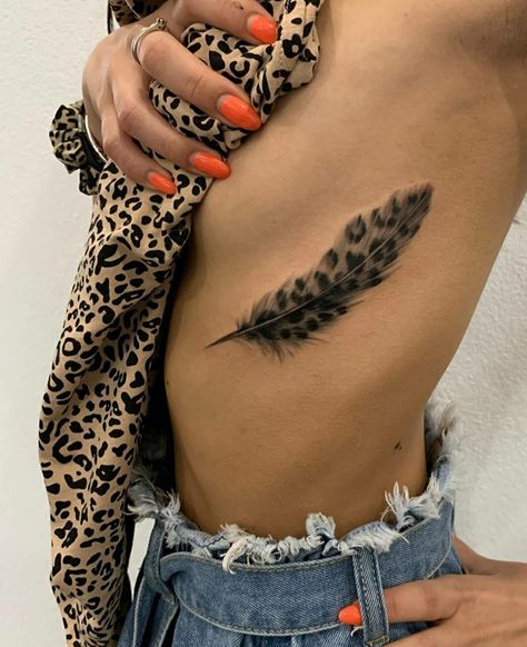 Leopard Feather Tattoo, Leopard Neck Tattoo, Leopard Print Tattoos For Women, Leopard Print Arm Tattoo, Giraffe Print Tattoo, Animal Print Tattoo For Women, Shoulder To Neck Tattoos For Women, Cheetah Print Tattoo On Thigh, Leopard Print Tattoo For Women