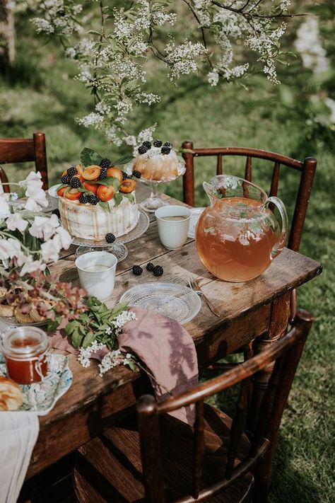 Picnic Inspiration, Tafel Decor, Cottage Core Aesthetic, Slow Living, Country Life, Farm Life, Wabi Sabi, Cottage Core, Secret Garden