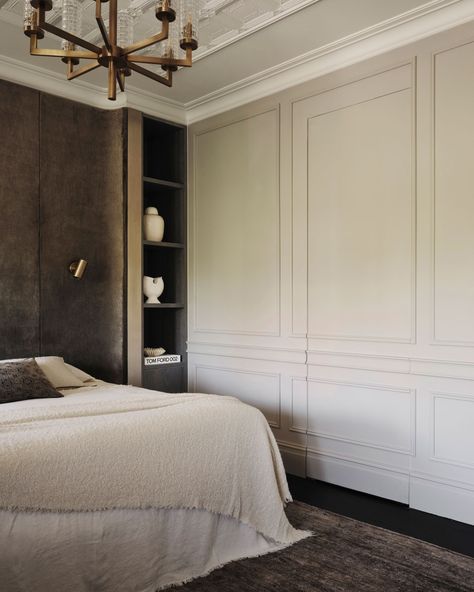 Albany House by Graphio AM and Carla Barton - Project Feature - The Local Project - The Local Project Contemporary Victorian, Victorian Bedroom, Victorian Aesthetic, London Apartment, Wall Molding, Old World Charm, Contemporary Living, Best Interior, Victorian Homes