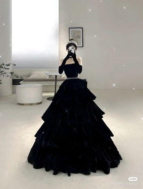 Black Ball Gown, Ethereal Dress, Pretty Quinceanera Dresses, Gowns Dresses Elegant, Princess Ball Gowns, Black Prom Dress, Prom Dress Inspiration, Black Prom, Pretty Prom Dresses