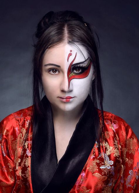 Kabuki design, so cool Geisha Makeup, Kabuki Makeup, All Natural Makeup, Japanese Makeup, Stage Makeup, Creative Makeup Looks, Halloween Make Up, Makeup Designs, Diy Makeup