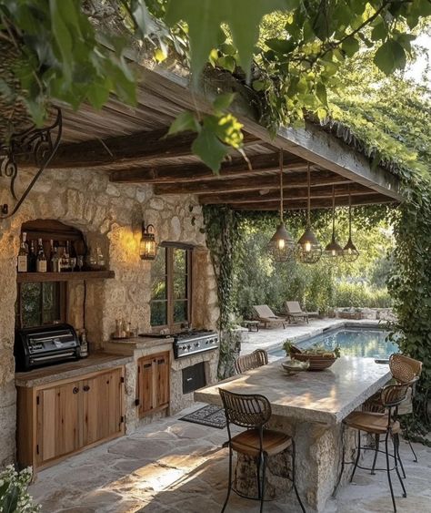 Rustic Pool, April Ideas, Walled Gardens, Home Necessities, Italy Vibes, Japanese Home Design, Tuscan Home, Design Houses, Outdoor Kitchen Ideas