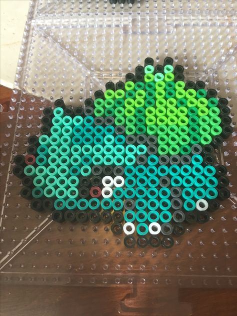 Bulbasaur Perler, Pokémon Perler, Pokemon Bead, Pokemon Perler Beads, Easy Perler Beads Ideas, Perler Bead Templates, Diy Perler Bead Crafts, Creative Box, Melty Beads