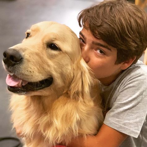 Elias Harger on Instagram: “Max and Cosmo together again. I love Cosmo, my TV doggie. @cosmofullerhouse @fullerhouse #season5 #finalseason #friends #herememberedme” Max Fuller House, Max Fuller, Elias Harger, Full House Videos, Fuller House Cast, Facts About Cats, House Cast, Fuller House, Fascinating Facts