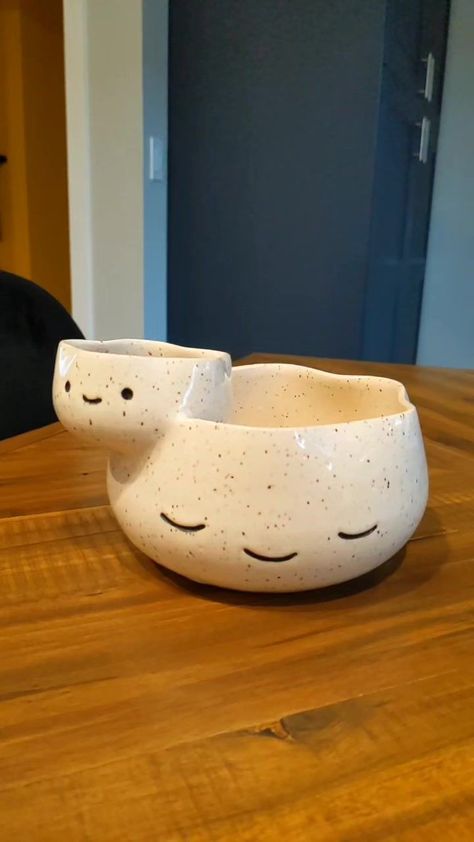 Stuff To Make With Clay, Ceramic Cat Bowls, Sculpture Art Clay, Hemma Diy, Astuces Diy, Cerámica Ideas, Clay Diy Projects, Clay Crafts Air Dry, Wood Projects Diy