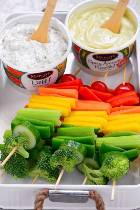 Rainbow Veggie Kabobs Tray Rainbow Veggie Platter, Twotti Fruity Party Food, Rainbow Veggie Tray, Twotti Fruity Party, Birthday Foods, Twotti Fruitti, Twotti Fruity, Tutti Frutti Birthday Party, Veggie Kabobs