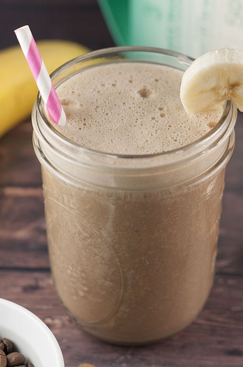 Healthy, gluten-free Banana Coconut Mocha Coffee Shake recipe without all the sugar and empty calories and with just enough caffeine to give you energy along with nutrients for a quick and easy breakfast! Coconut Mocha Coffee, Coffee Shake Recipe, Wishes And Dishes, Coconut Milk Coffee, Coffee Shake, Nutritious Smoothies, Mocha Coffee, Shakes Drinks, Delicious Gluten Free Recipes