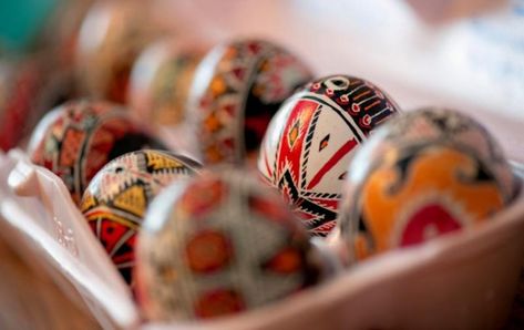 Polish Easter Eggs, Polish Easter, Polish Folk Art, Pysanky Eggs, Easter Morning, Easter Egg Painting, The Resurrection, Egg Painting, 20 Gifts