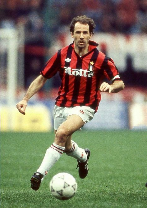 A.C. Milan Franco Baresi, Milan Ac, Retro Football, Ac Milan, Milan, Sports Jersey, Football, Sports, Quick Saves