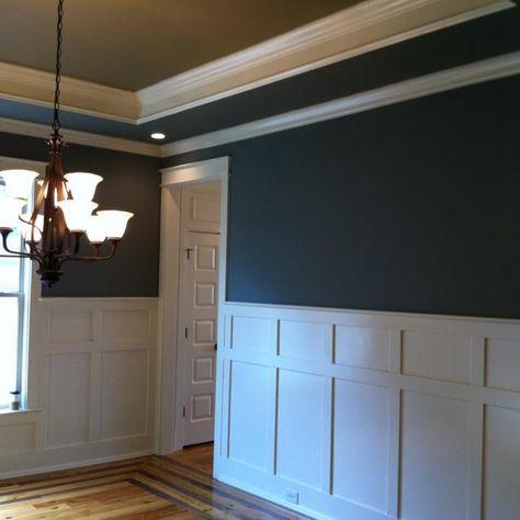 Wainscoting Ideas Craftsman, Craftsman Wainscoting Bathroom, Arts And Crafts Wainscoting, Craftsman Wainscoting Ideas, Interior Wainscoting, Mission Style Wainscoting, Wall Wainscoting Ideas, Wainscoting Measurements, Wall Wainscoting