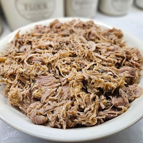 Slow Cooker Pulled Pork With Dry Rub Recipe Slow Cooker Pulled Pork Recipe, Pulled Pork Recipe Slow Cooker, Homemade Dry Rub, Dry Rub Recipes, Pulled Pork Recipe, Slow Cooker Pulled Pork, Pulled Pork Recipes, Rub Recipes, Pork Recipe