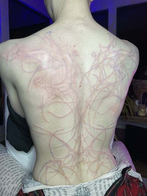 NusiQuero on Twitter: "Last night we co-designed a full back tattoo (w my brilliant friend Tweakz) for @Grimezsz. It was half hand drawn then half procedurally generated, then they banged out the whole thing in 1 go. Such a beautiful experience and talisman 4 her world. Electric energy is abuzz. 1/3… https://t.co/11MZuxt1xu" Grimes Tattoo, My Brilliant Friend, Full Back Tattoo, Jellyfish Sting, Tattoo Over Scar, Body Tattoo Design, Scar Tattoo, Jellyfish Design, Electric Energy