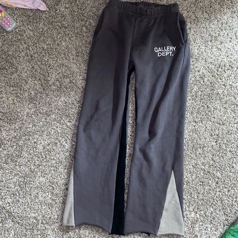 Gallery dept sweatpants size medium Gallery Dept Sweatpants Outfit, Gallery Dept Flare Sweatpants, Flared Sweatpants Outfit, Gallery Dept Sweats, Flare Sweatpants Outfit, Gallery Dept Sweatpants, Gallery Dept Pants, 2023 Birthday, Flared Sweatpants