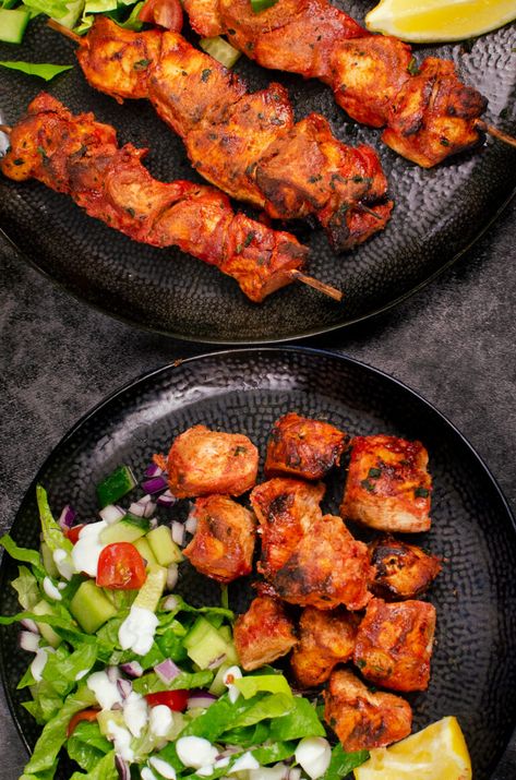 How to make tandoori chicken tikka skewers. Quick and easy recipe like the UK Indian takeaway or restaurant-style. Chicken breast in a simple marinade of tandoori masala spices, fat-free yoghurt, garlic, and lemon. Red food colouring optional. Can be cooked in many ways, such as air fryer, griddle, pan, grill, oven, or on the BBQ. Dry chicken tikka Indian starter or with rice and salad as your main meal. Low calorie, low fat, and syn free on Slimming World. Can be made ahead and frozen. Chicken Tikka Marinade, Tandoori Chicken Tikka, Chicken Tikka Kebab, Simple Marinade, Braised Chicken Breast, Tandoori Paneer, Chicken Kebab Recipe, Indian Takeaway, Chicken Kebab