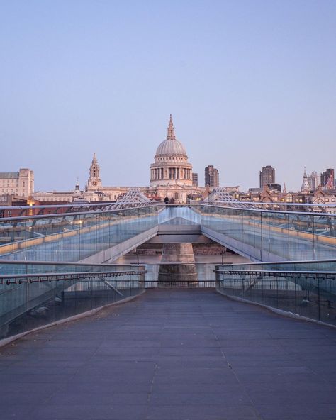 Millenium Bridge, Dream Escape, London Girl, Millennium Bridge, Visit London, Tower Bridge, Early Morning, Paris Skyline, Bridge