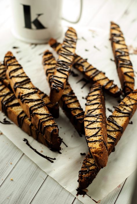 Salted Caramel Biscotti Recipe, Caramel Biscotti, Dark Chocolate Salted Caramel, Carmel Chocolate, Biscotti Recipes, Chocolate Biscotti, Salted Carmel, Tasty Bread Recipe, Perfect Cup Of Coffee