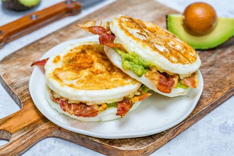 This NEW Skinny Buns Egg Sandwich is Clean Eating Breakfast Success! | Clean Food Crush Recipes Clean Eating, Clean Eating Vegetarian, Breakfast Sandwich Recipes, Warm Kitchen, Egg Sandwich, Clean Eating Breakfast, Clean Food Crush, Food Crush, Golden Doodle