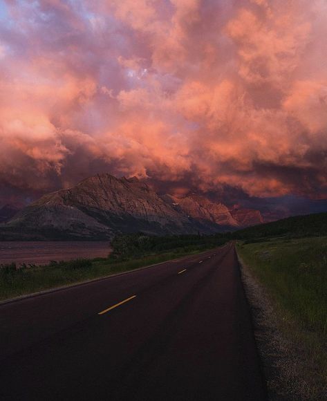 Brookecore Aesthetic, Brooke Core, Avery Core, Sky Pictures, Look At The Sky, Fantasy Places, Sunset Wallpaper, Pretty Sky, Tears Of Joy