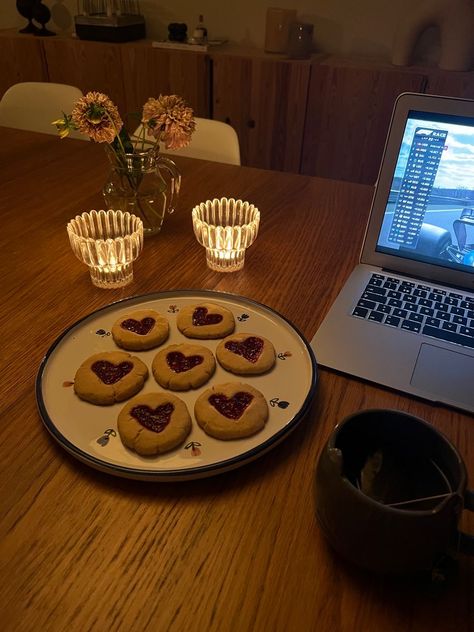 Pinterest Cookies Heart Jam, Heart Cookies With Jam, Heart Jam Cookies, Pinterest Cookies, Cookies Heart, Pinterest Girly, Fall Szn, High School Life Hacks, Jam Cookies