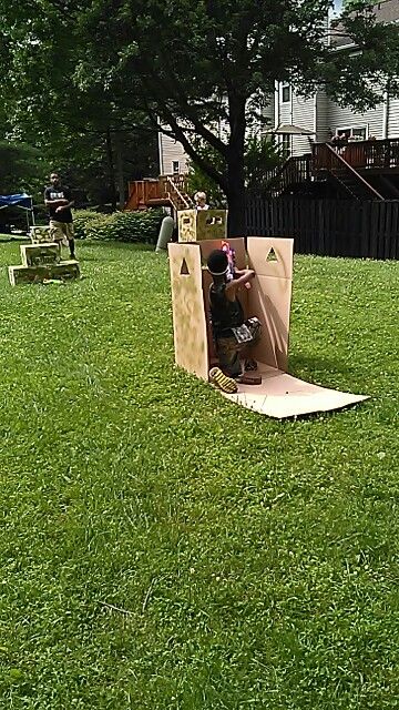 Nerf Obstacle Course Ideas, Outdoor Nerf Battlefield, Army Birthday Party Activities, Backyard Nerf Battlefield, Nerf Wars Battlefield Diy, Nerf Battle Birthday Party, Nerf Wars Battlefield, Diy Nerf Battlefield, Nerf Battlefield Diy