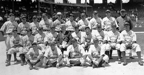 1933 All Star Game at Comiskey Park Chuck Klein, Gabby Hartnett, Paul Waner, Carl Hubbell, Backyard Baseball, New Hairstyles, All Star Team, Baseball Photos, Spring Training