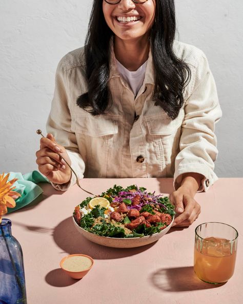 Sweetgreen - Julia Stotz Photography Brunch Cafe, Seasonal Salad, Green Photography, Restaurant Photography, Restaurant Photos, Food Branding, Food Photography Inspiration, Prop Stylist, Food Table