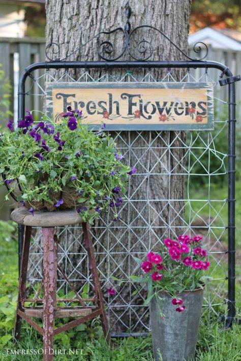 Want to make a grand entrance to your garden? Add a fabulous garden gate! Or turn one into garden art or trellis or whatever you like! These old metal gates are a classic design that looks great both outdoors and indoors as home decor. Taman Vintage, Backyard Gate, Garden Gate Design, Taman Diy, Jardim Diy, Garden Junk, Starting A Garden, Garden Containers, The Secret Garden