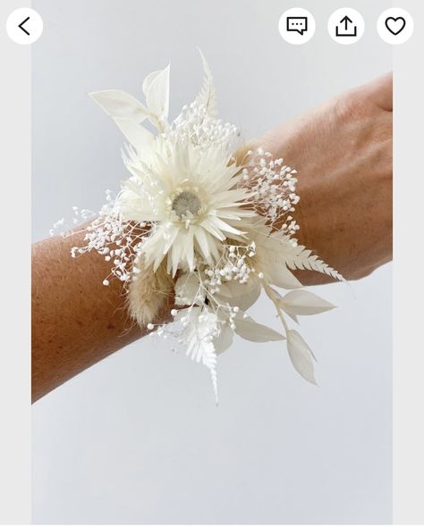 Champagne Corsage, Dried Flower Corsage, Thistle Bouquet, Prom Flowers Corsage, Corsage Bracelet, Corsage And Boutonniere, Everlasting Flowers, Prom Flowers, Flower Corsage