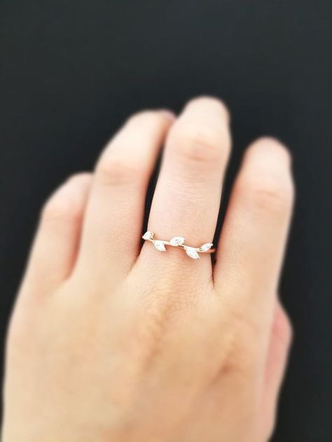 Beautiful ring ideas to your Kmart Australia, Gold Dainty Ring, Jewellery Stand, Buy Rings, Zierlicher Ring, Box Ring, Rings Gold, Ring Sizes, Delicate Rings