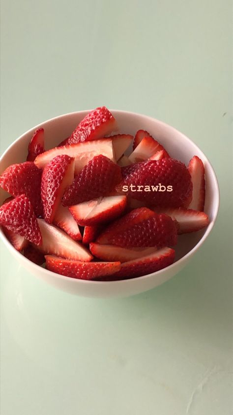 Strawberry Snapchat Story, Strawberry Story Instagram, Strawberry Captions, Strawberry Aesthetics, Strawberry Photoshoot, Strawberry Snap, Strawberries Aesthetic, Strawberry Bowl, Strawberry Aesthetic