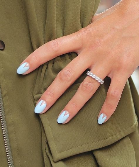 Cutout Nails, All The Leaves Are Brown, Nails Beige, Paintbox Nails, Snake Skin Nails, Do It Yourself Nails, Nail Design Video, Nails Yellow, Maroon Nails