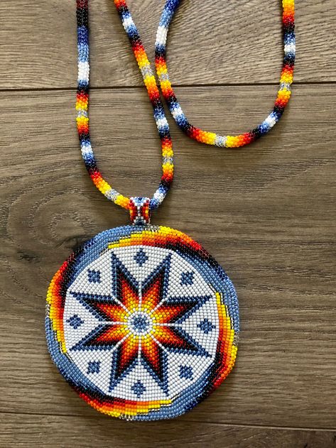 Beaded Medallion, Bead Bottle, Seed Bead Art, Beadwork Ideas, Native American Beadwork Patterns, Native Beading, Seed Bead Jewelry Patterns, Native Beading Patterns, Bead Loom Designs