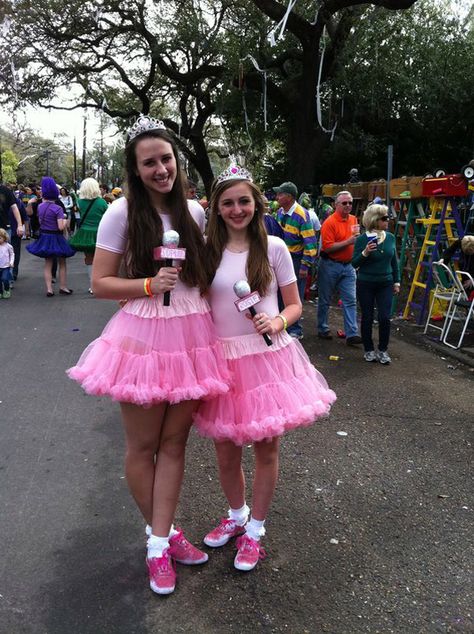 For last minute Halloween costumes be Sofia grace and Rosie from Ellen!!! Sofia Grace And Rosie, Duo Costume Ideas, Sophia Grace And Rosie, Sofia Grace, Dynamic Duo Costumes, Theme Costumes, Sophia Grace, Dance Marathon, Spirit Week Outfits