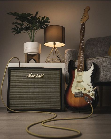 Jorge Siddhartha, Marshall Amplification, Learn Guitar Chords, Marshall Amps, Guitar Room, Stratocaster Guitar, Studio Desk, Guitar Photos, Guitar Photography