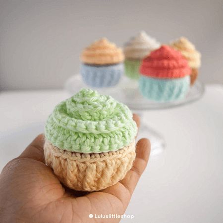 12 Crochet Cupcake Patterns Crochet Cupcakes, Coin Purse Crochet Pattern, Crochet Pincushion, Amigurumi Food, Crochet Cupcake, Mint Oreo, Eat Cupcakes, Crochet Bookmark, Cozy Crochet Patterns