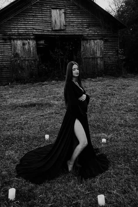 Halloween Themed Maternity Shoot, Addams Family Maternity Shoot, Goth Maternity Photos, Spooky Maternity Photoshoot, Witch Maternity Photos, Alternative Maternity Shoot, Goth Pregnancy Announcement, Dark Maternity Shoot, Spooky Maternity Pictures