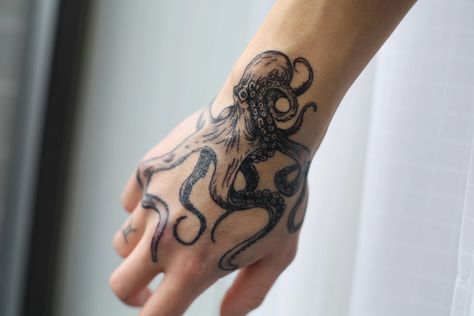 Tattoo Octopus, Trippy Tattoo Ideas, Trippy Tattoo, Typography Tattoo, Octopus Tattoo Design, Octopus Tattoos, Aquarius Tattoo, Free Tattoo Designs, Octopus Tattoo