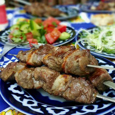 Uzbek Recipes, Uzbek Food, Beef Biryani, Meat Grill, Turkey Today, Country Food, Homemade Noodles, Fish And Meat, Fresh Fruits And Vegetables